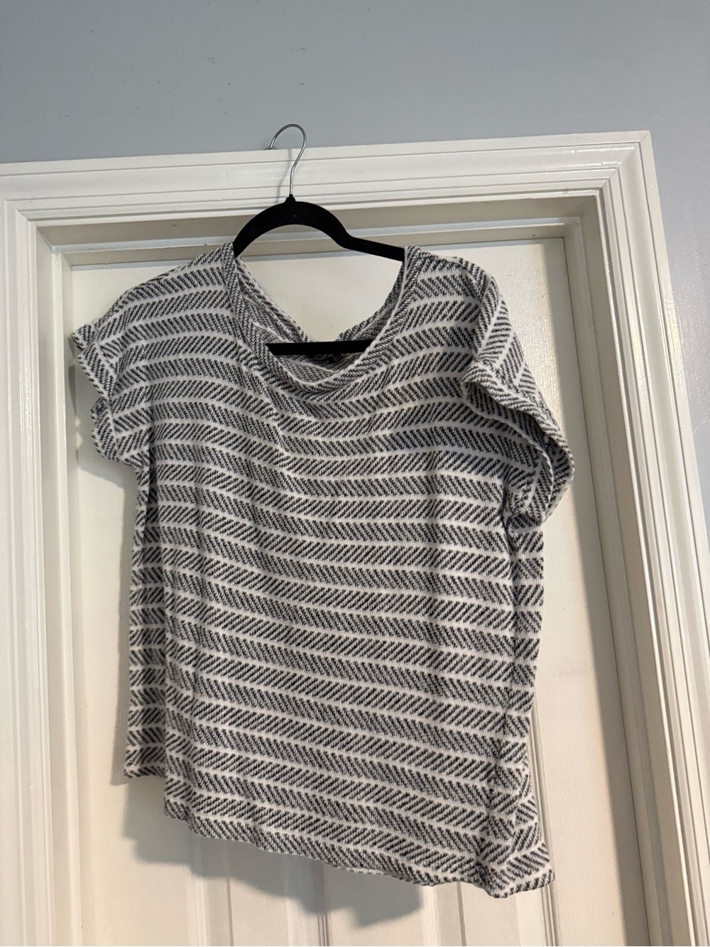 Staccato Black and White Short Sleeve Knit Top